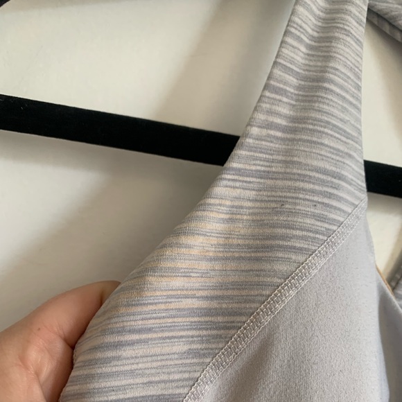 Lululemon Athletica Grey /White Striped Built in Bra Racerback Tank Top size 4 - Picture 6 of 8